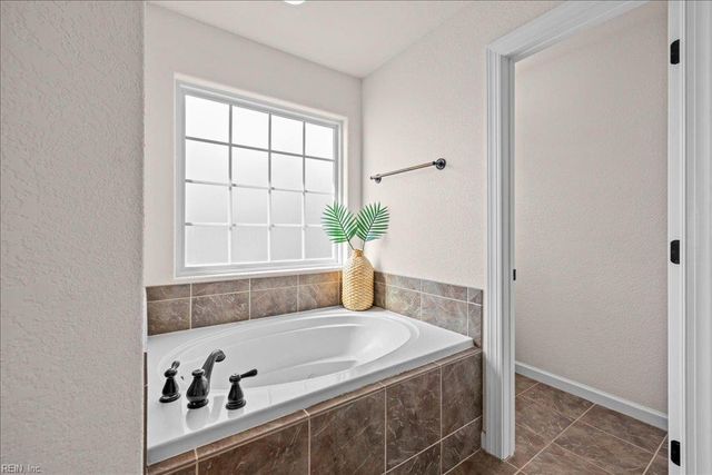 2137 Nottoway LN, Virginia Beach, VA 23456