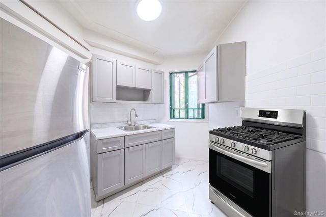 1562 Unionport Road 3F, Bronx, NY 10462