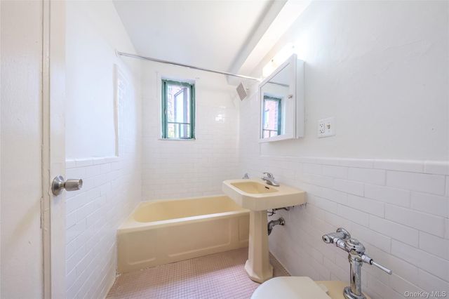 1562 Unionport Road 3F, Bronx, NY 10462