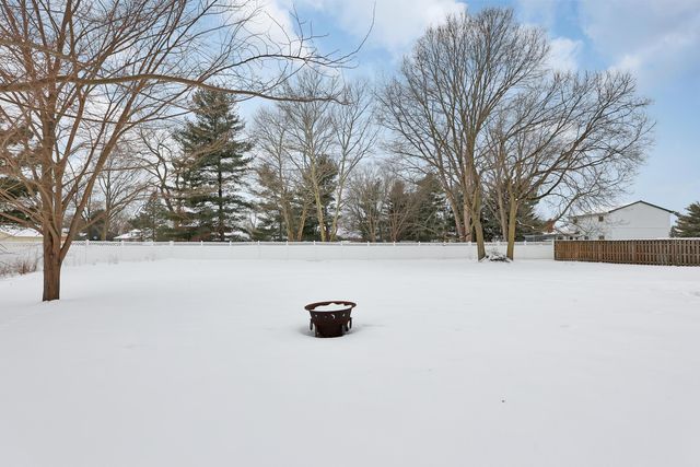 9841 Woodsfield Circle NW, Pickerington, OH 43147