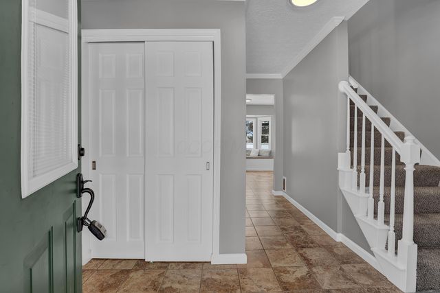 9841 Woodsfield Circle NW, Pickerington, OH 43147