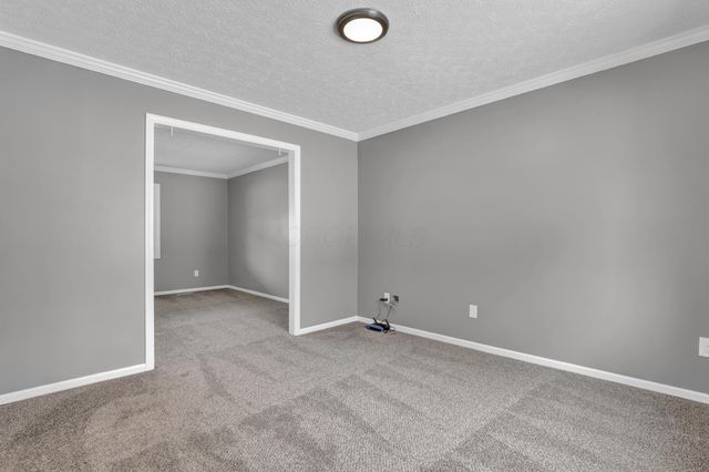 9841 Woodsfield Circle NW, Pickerington, OH 43147