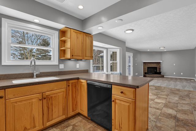 9841 Woodsfield Circle NW, Pickerington, OH 43147