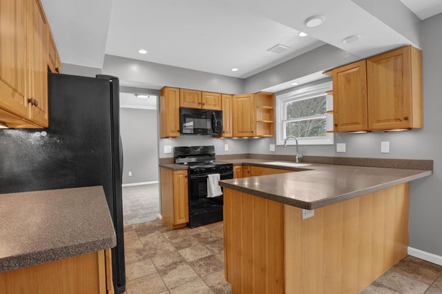 9841 Woodsfield Circle NW, Pickerington, OH 43147