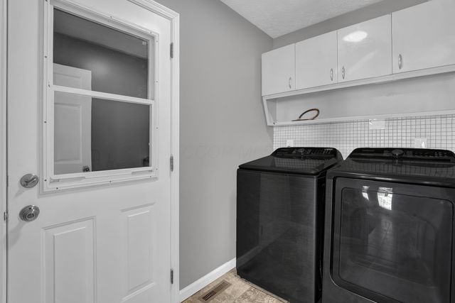 9841 Woodsfield Circle NW, Pickerington, OH 43147