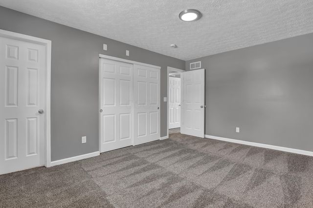 9841 Woodsfield Circle NW, Pickerington, OH 43147