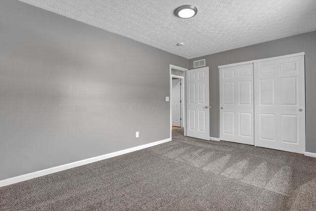 9841 Woodsfield Circle NW, Pickerington, OH 43147