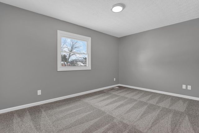 9841 Woodsfield Circle NW, Pickerington, OH 43147