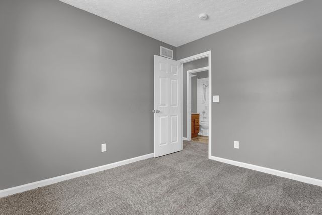 9841 Woodsfield Circle NW, Pickerington, OH 43147