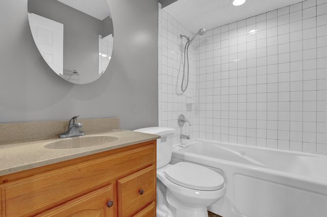 9841 Woodsfield Circle NW, Pickerington, OH 43147