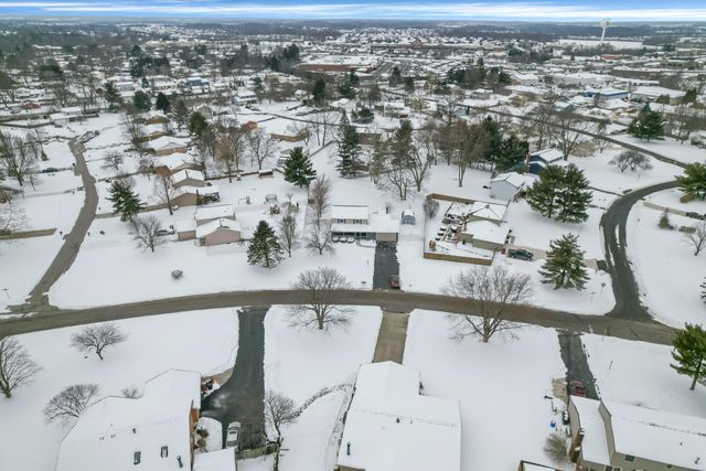 9841 Woodsfield Circle NW, Pickerington, OH 43147