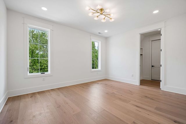 5448B Franklin Pike Cir, Brentwood, TN 37027