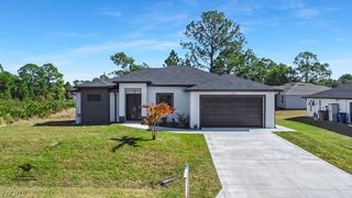 1752 Pine AVE, Lehigh Acres, FL 33972