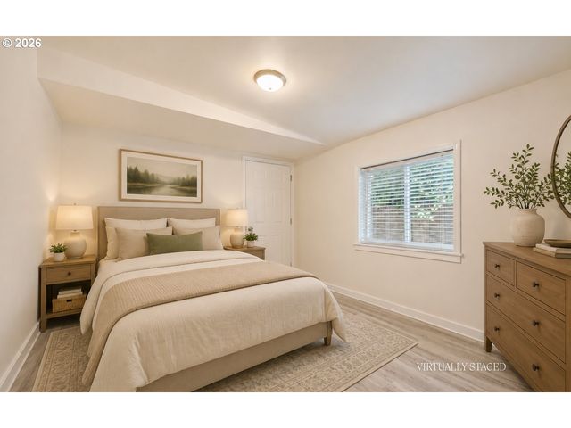 2424 Ne 102ND Ave, Portland, OR 97220
