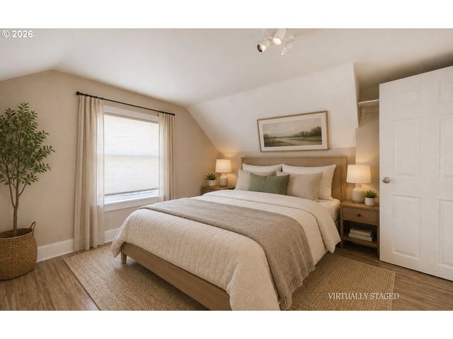 2424 Ne 102ND Ave, Portland, OR 97220