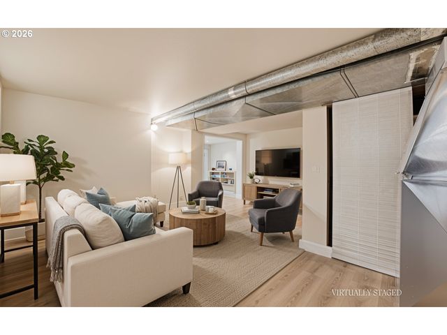 2424 Ne 102ND Ave, Portland, OR 97220
