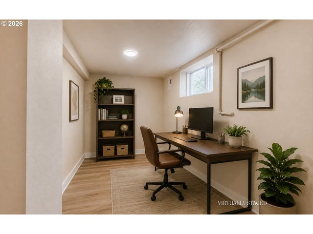 2424 Ne 102ND Ave, Portland, OR 97220