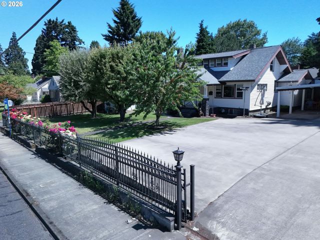 2424 Ne 102ND Ave, Portland, OR 97220