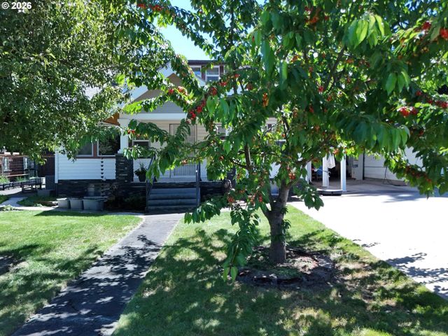 2424 Ne 102ND Ave, Portland, OR 97220