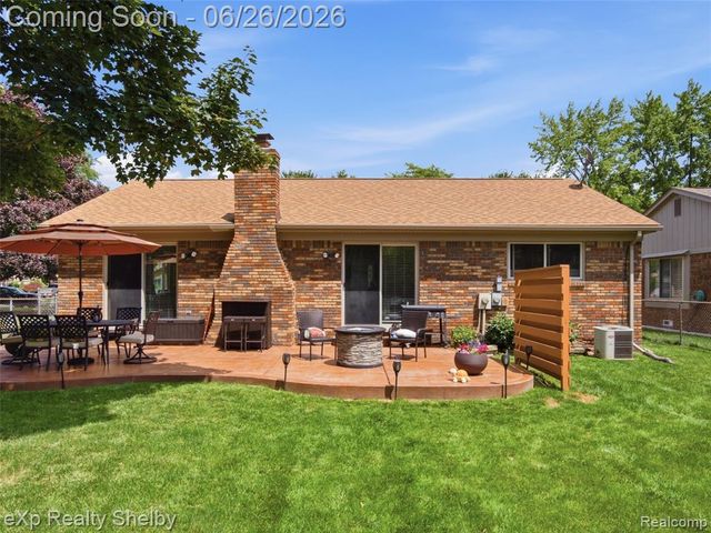 47621 Valley Forge Drive, Macomb, MI 48044