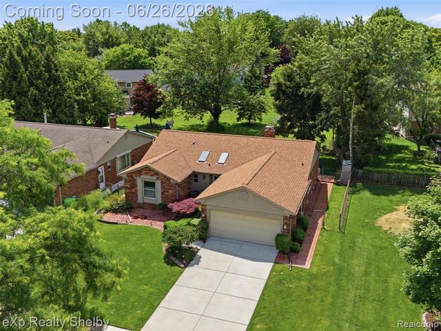 47621 Valley Forge Drive, Macomb, MI 48044