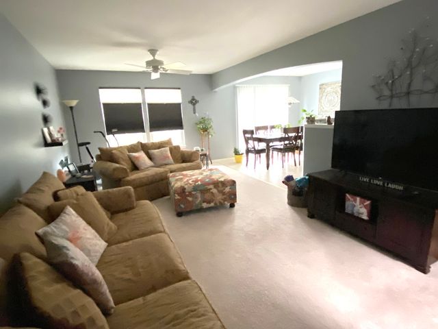 25734 S Bridle Path, Channahon, IL 60410