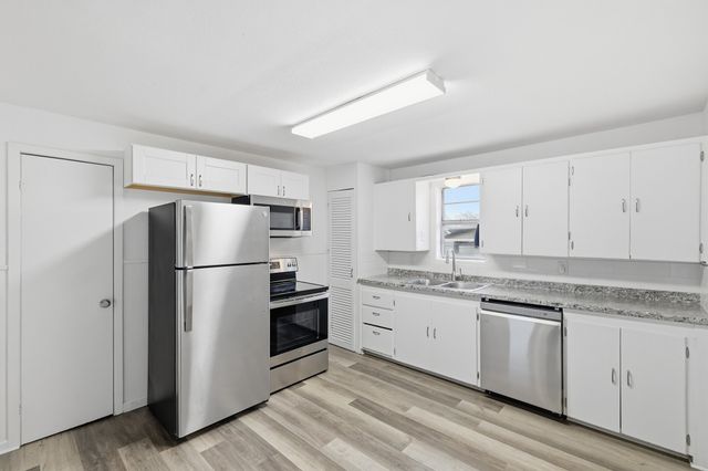 300 E 6th Street, Krum, TX 76249