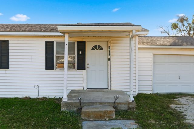 300 E 6th Street, Krum, TX 76249