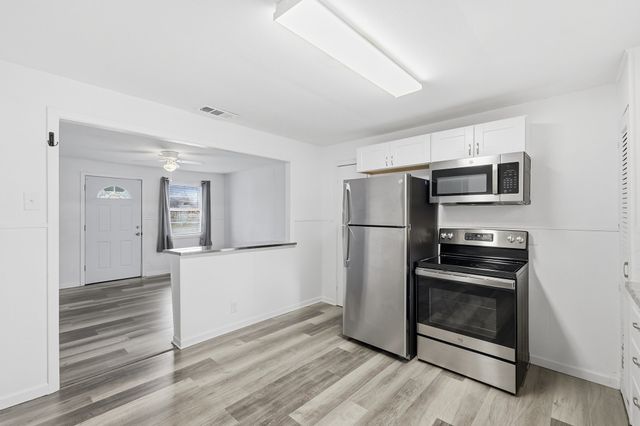 300 E 6th Street, Krum, TX 76249