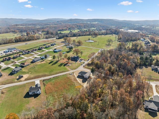 820 Country Wood Ct, Cookeville, TN 38506