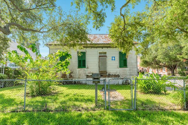 3227 Avenue O, Galveston, TX 77550