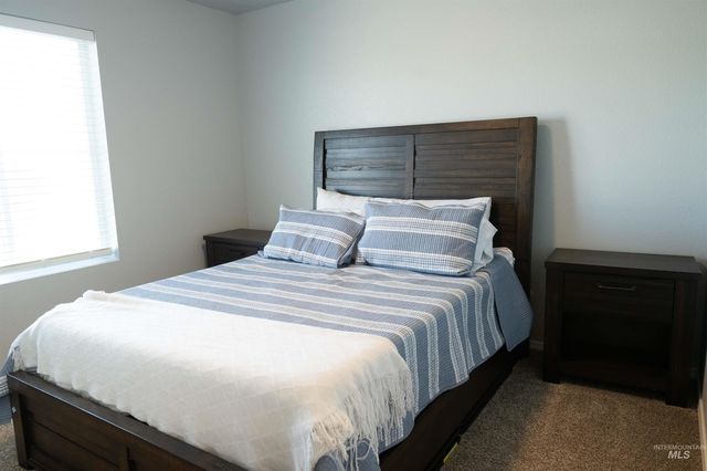 1680 SW Levant Way, Mountain Home, ID 83647