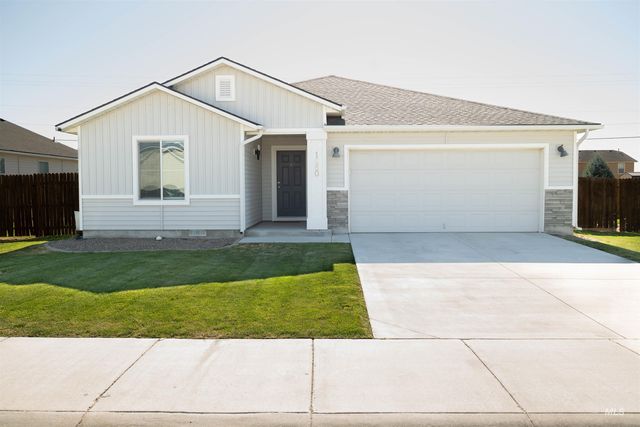 1680 SW Levant Way, Mountain Home, ID 83647
