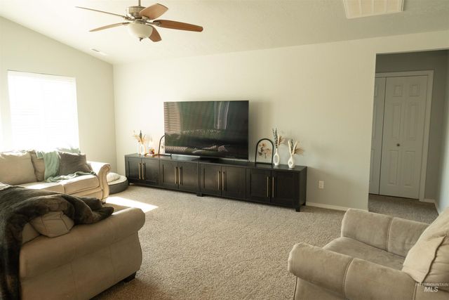 1680 SW Levant Way, Mountain Home, ID 83647
