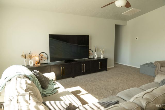 1680 SW Levant Way, Mountain Home, ID 83647
