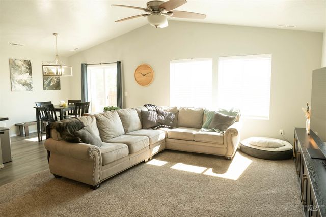 1680 SW Levant Way, Mountain Home, ID 83647