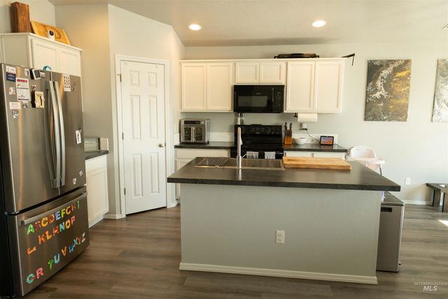 1680 SW Levant Way, Mountain Home, ID 83647
