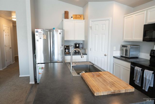1680 SW Levant Way, Mountain Home, ID 83647