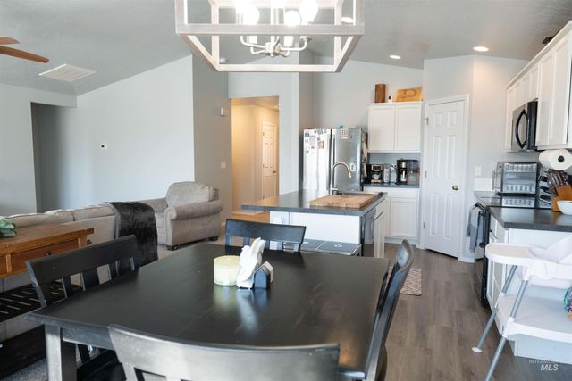 1680 SW Levant Way, Mountain Home, ID 83647