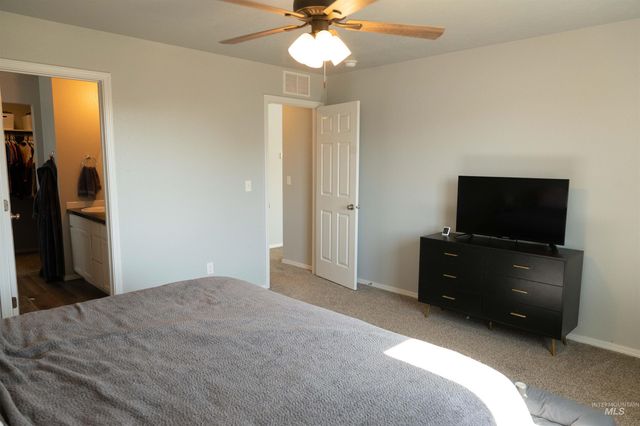 1680 SW Levant Way, Mountain Home, ID 83647