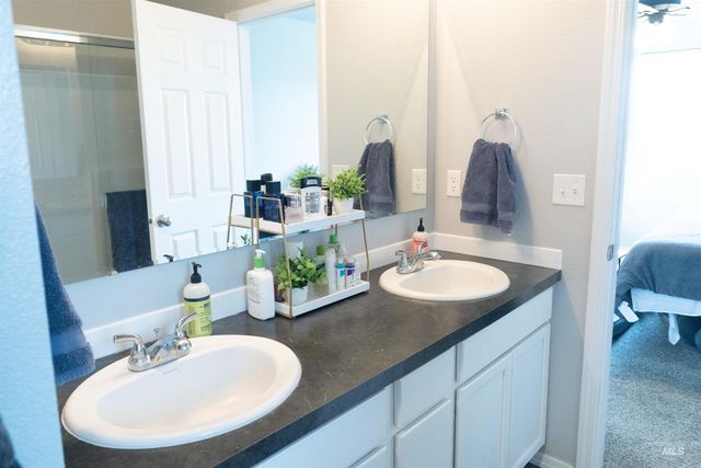 1680 SW Levant Way, Mountain Home, ID 83647