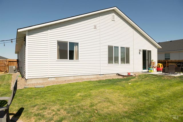 1680 SW Levant Way, Mountain Home, ID 83647