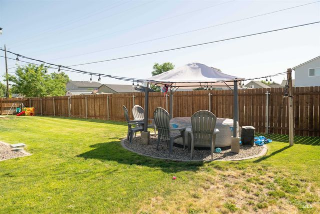 1680 SW Levant Way, Mountain Home, ID 83647