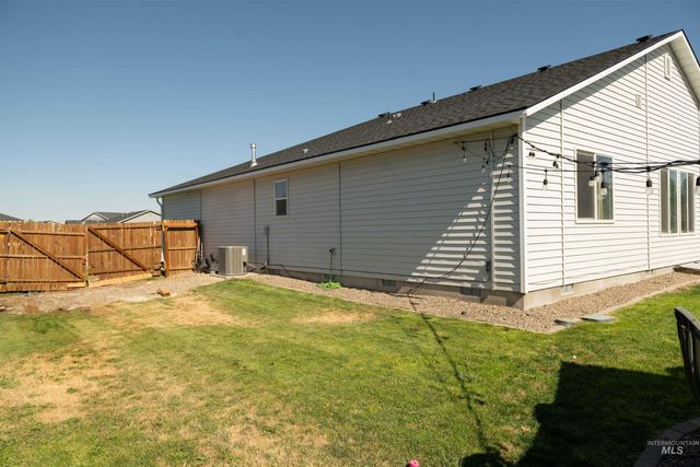 1680 SW Levant Way, Mountain Home, ID 83647