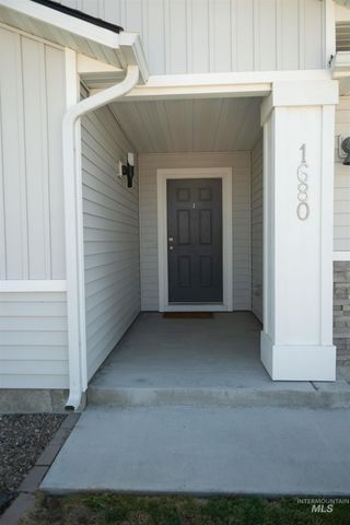 1680 SW Levant Way, Mountain Home, ID 83647