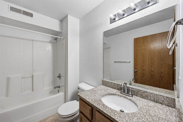 1010 240th St 1, North Liberty, IA 52317