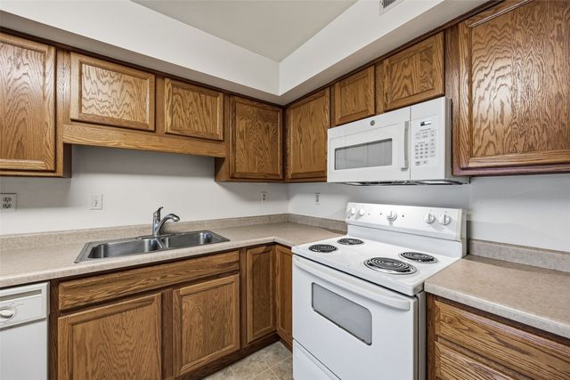 1010 240th St 1, North Liberty, IA 52317