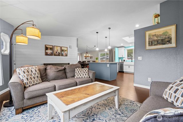 22408 65th Avenue E, Spanaway, WA 98387