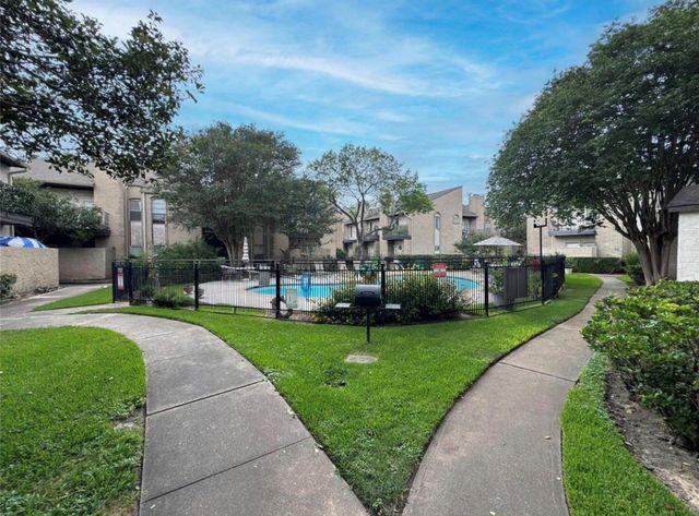 2021 Spenwick Drive 216, Houston, TX 77055