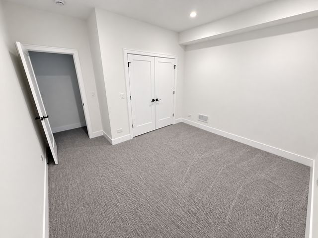 6732 N Oxford Avenue, Chicago, IL 60631